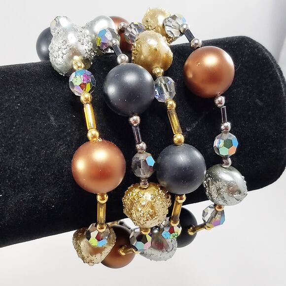 Vintage Vendome 4-Strand Beaded Bracelet Crystals Satin Glass Gold Clasp 7.5" - Picture 7 of 10